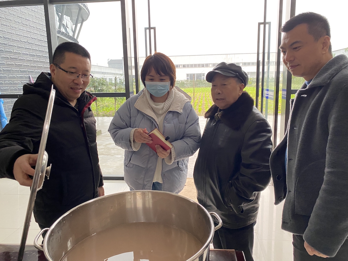 《中国川派餐饮丛书》编委会赴眉山进行餐饮调研